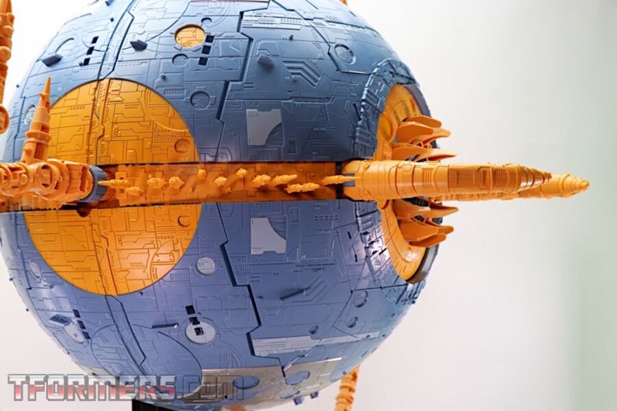 Transformers HasLab Unicron  (43 of 66)